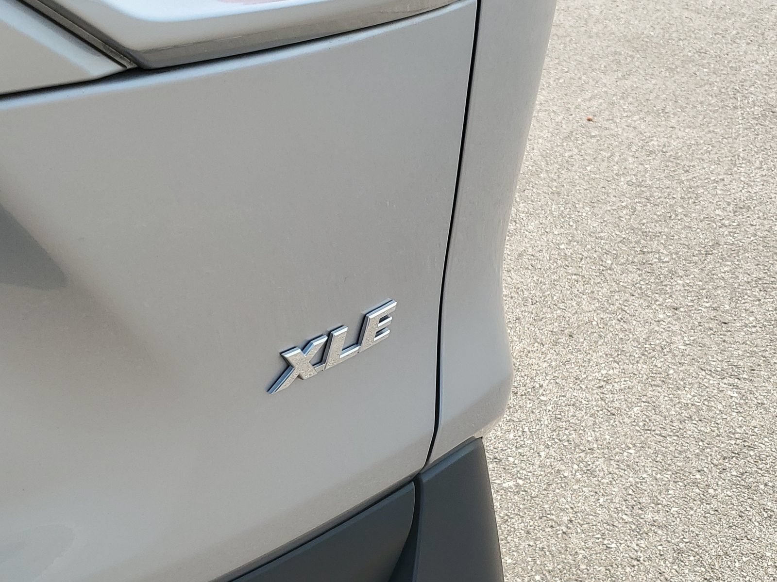 Certified 2021 Toyota RAV4 XLE FWD image 8