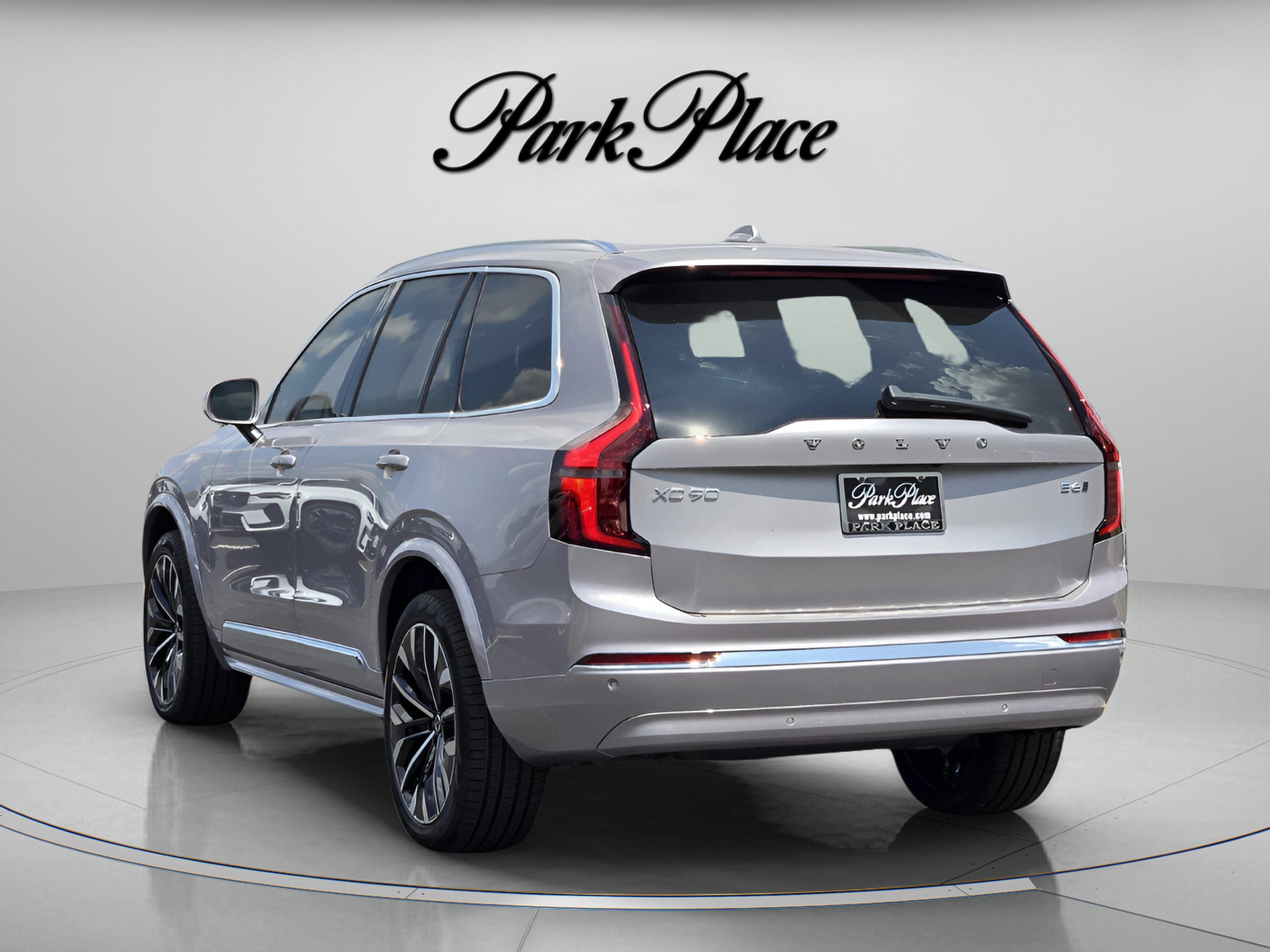 Used 2026 Volvo XC90 B6 Plus w/ Protection Package Premier AWD/4WD image 3