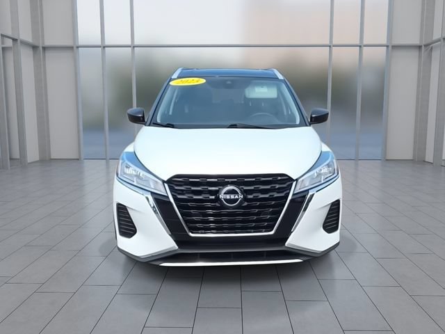 Certified 2023 Nissan Kicks SV FWD image 3