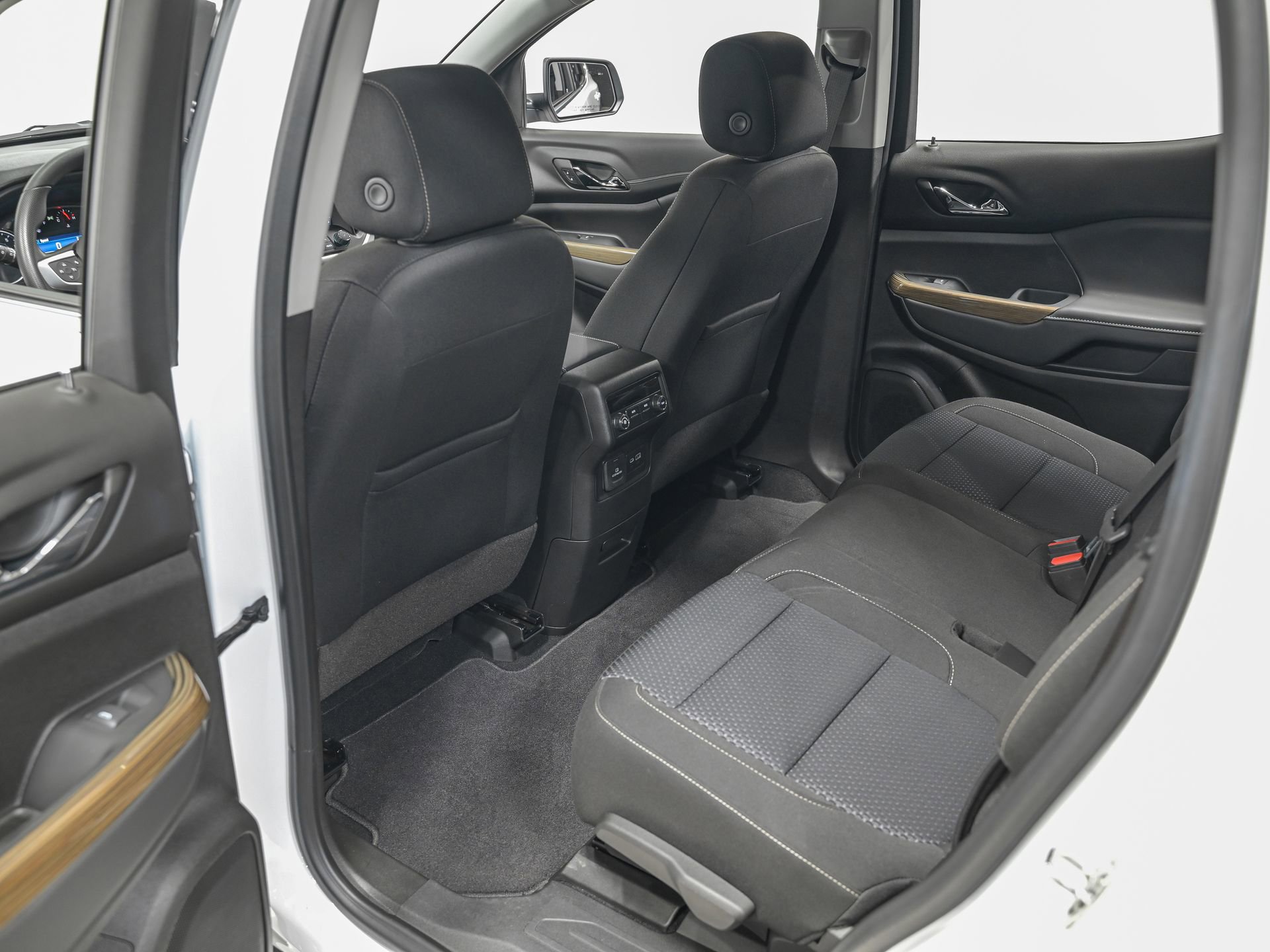 Used 2023 GMC Acadia SLE w/ Driver Convenience Package image 27