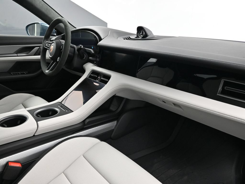 New 2026 Porsche Taycan GTS AWD/4WD image 14