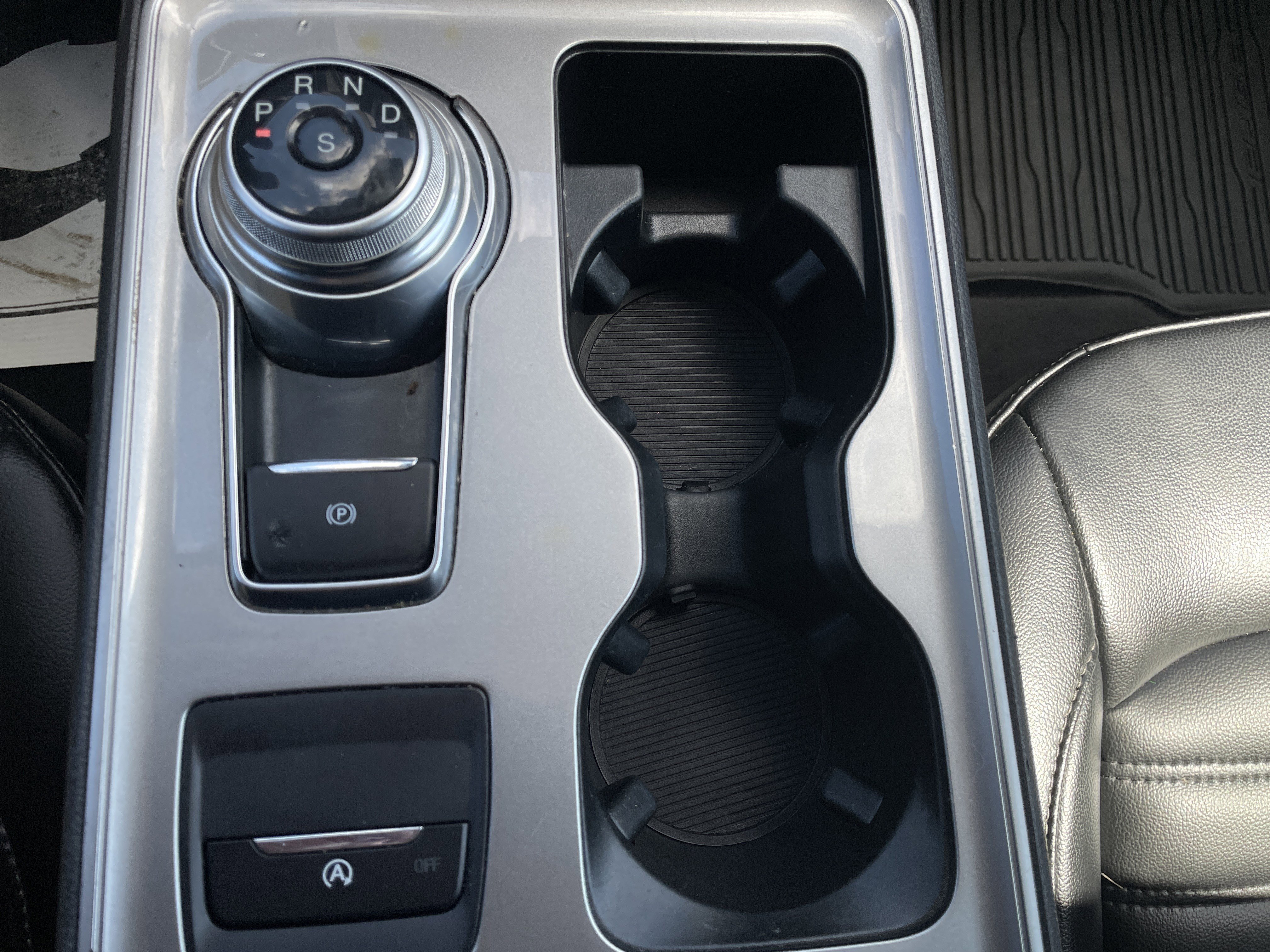 Used 2024 Ford Edge SEL w/ Convenience Package image 24