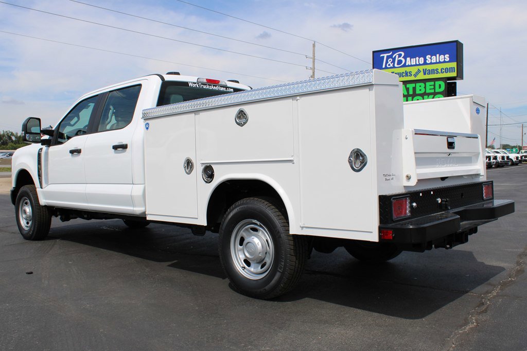 Used 2025 Ford F250 XL image 4