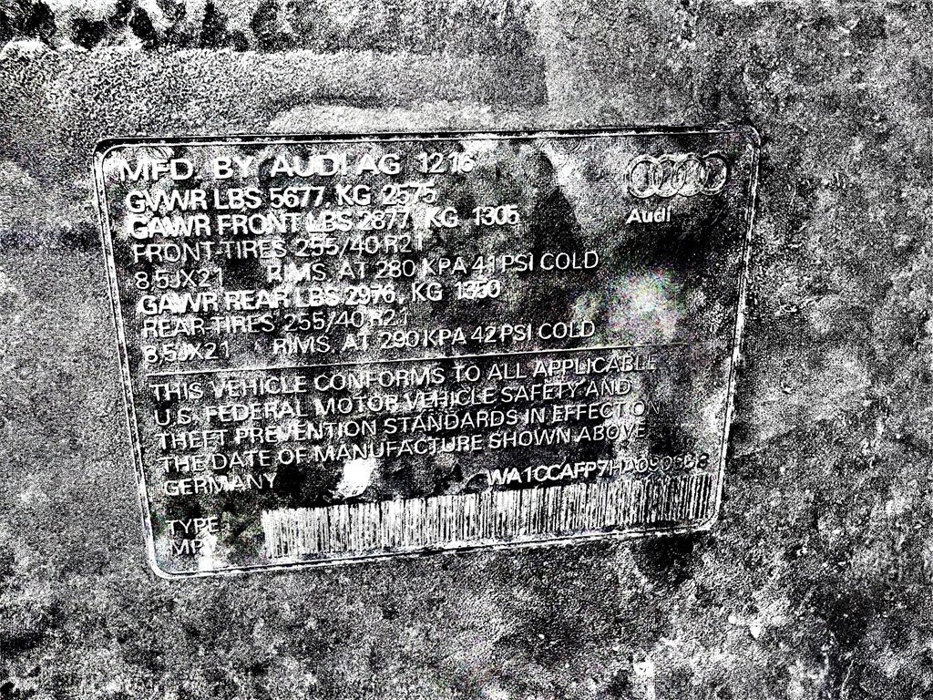 Used 2017 Audi SQ5 Premium Plus w/ Technology Package image 28