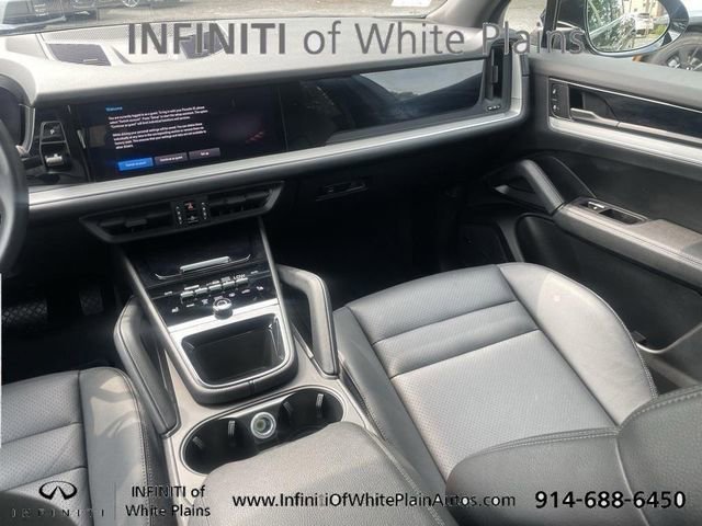 Used 2024 Porsche Cayenne AWD/4WD image 10