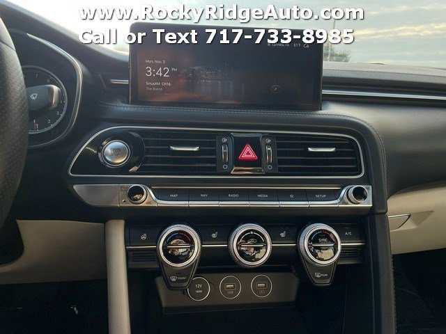 Used 2023 Genesis G70 2.0T image 10