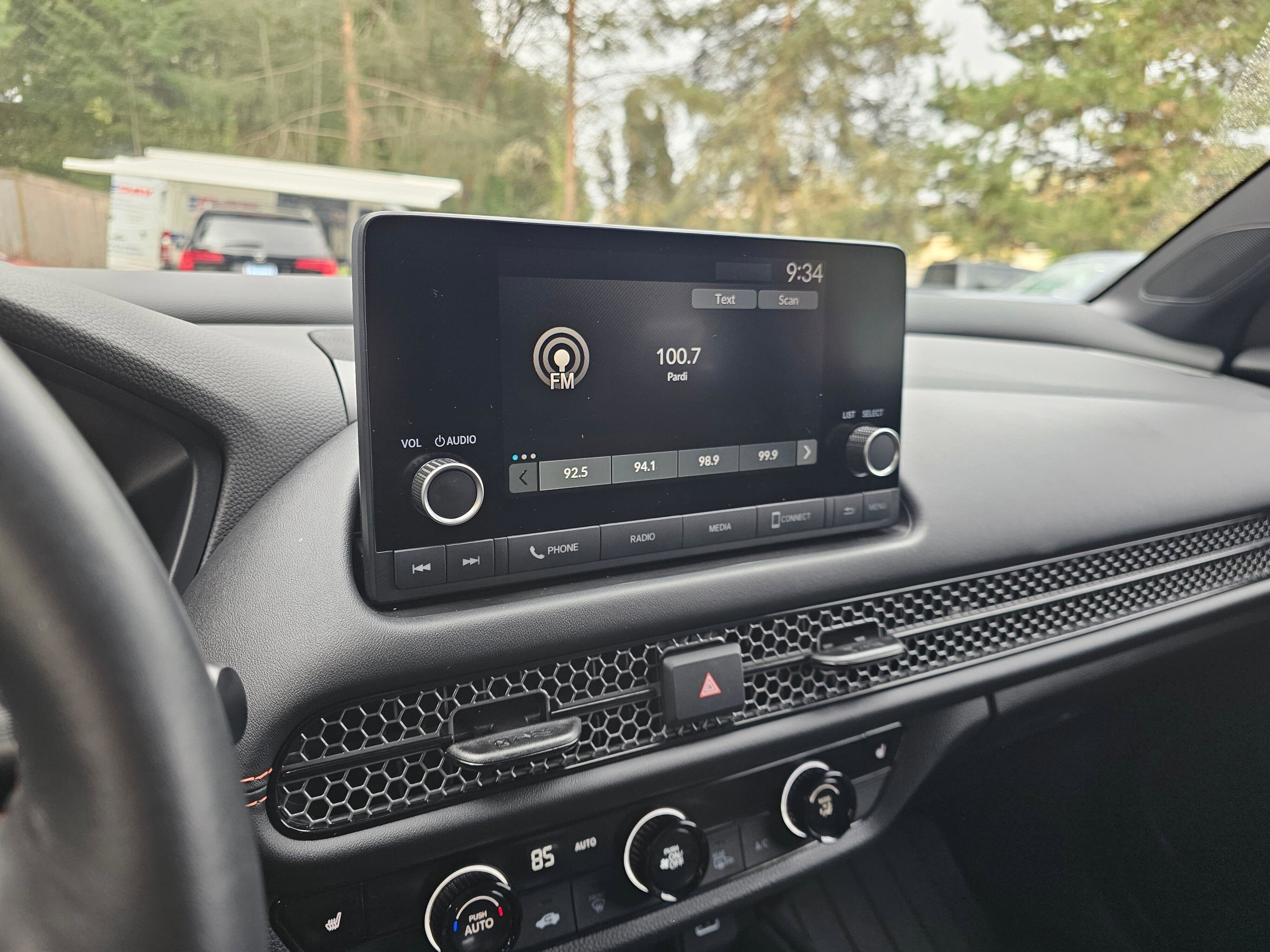 Certified 2025 Honda HR-V Sport image 27