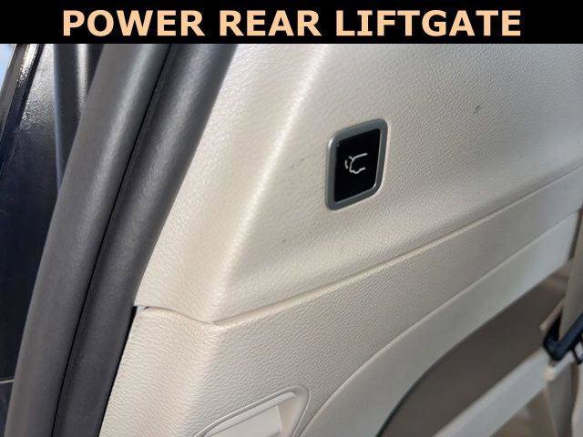 Certified 2024 Chrysler Pacifica Touring-L image 31