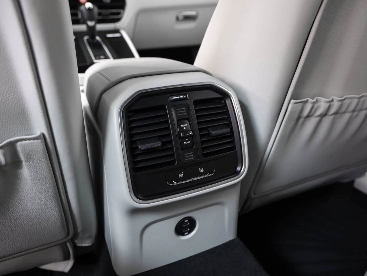 New 2025 Porsche Macan image 45