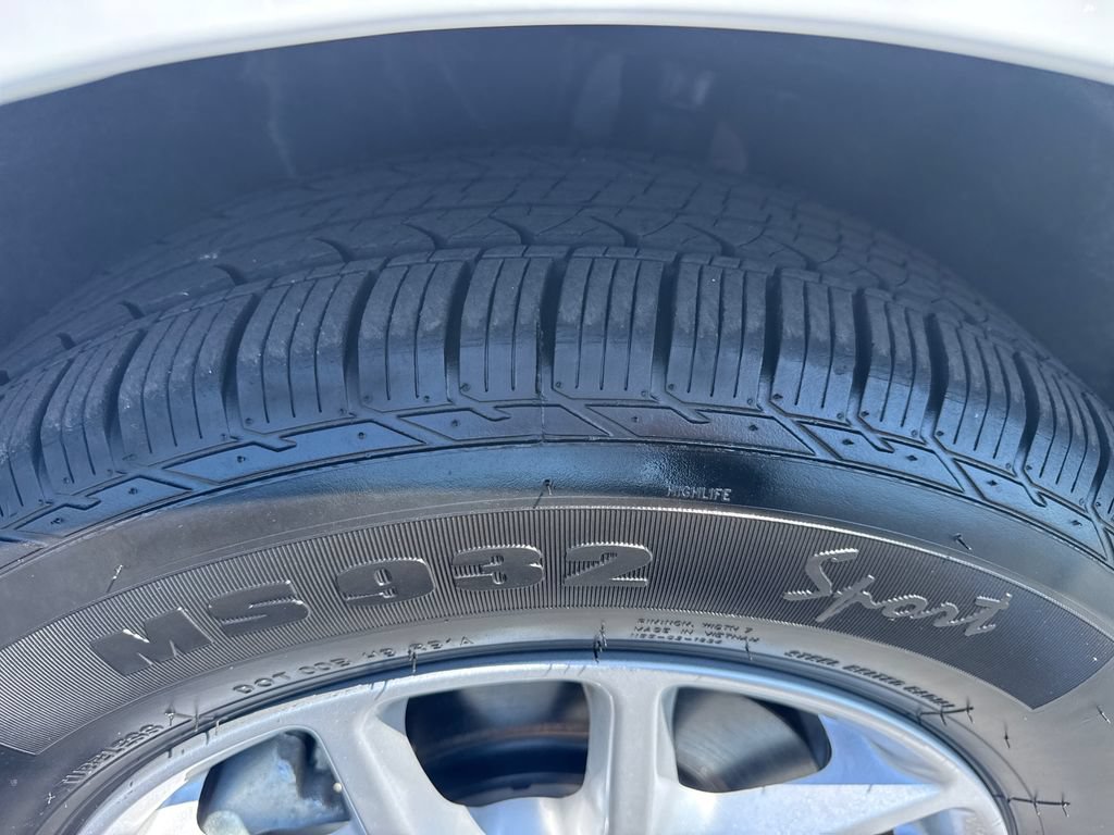 Used 2023 Chrysler Voyager LX FWD image 17