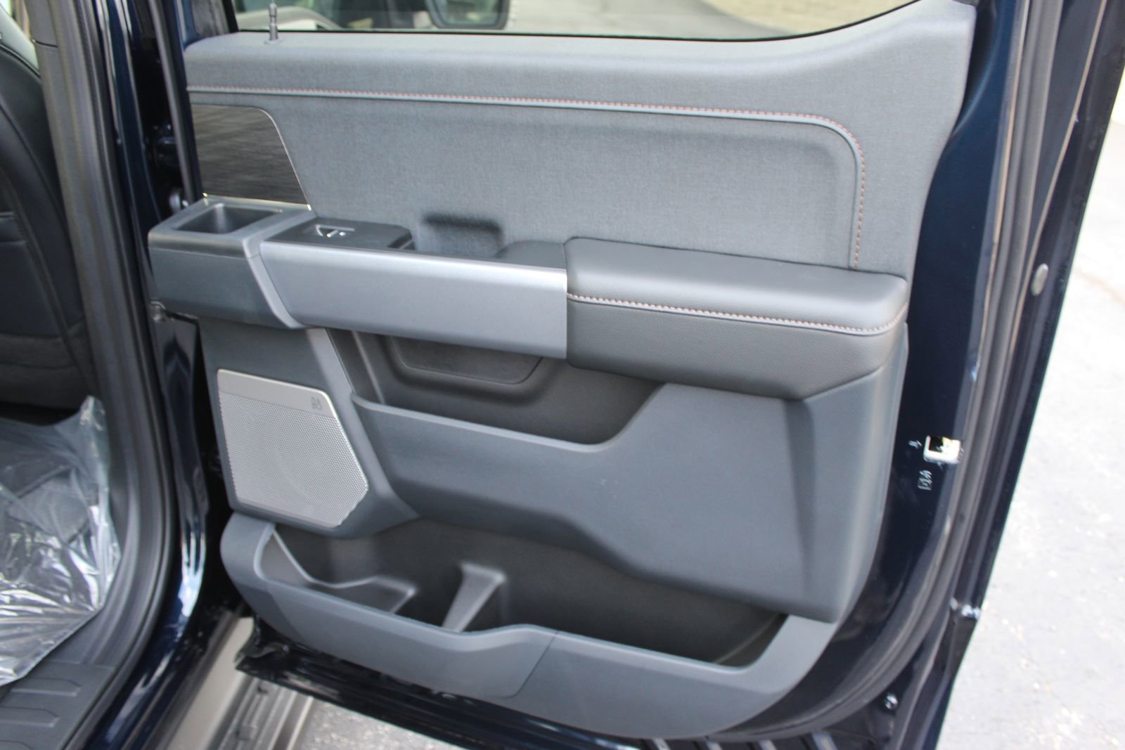 New 2025 Ford F150 Lightning Lariat image 13