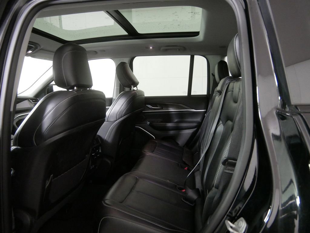 Used 2022 Jeep Grand Cherokee Limited 4xe image 17