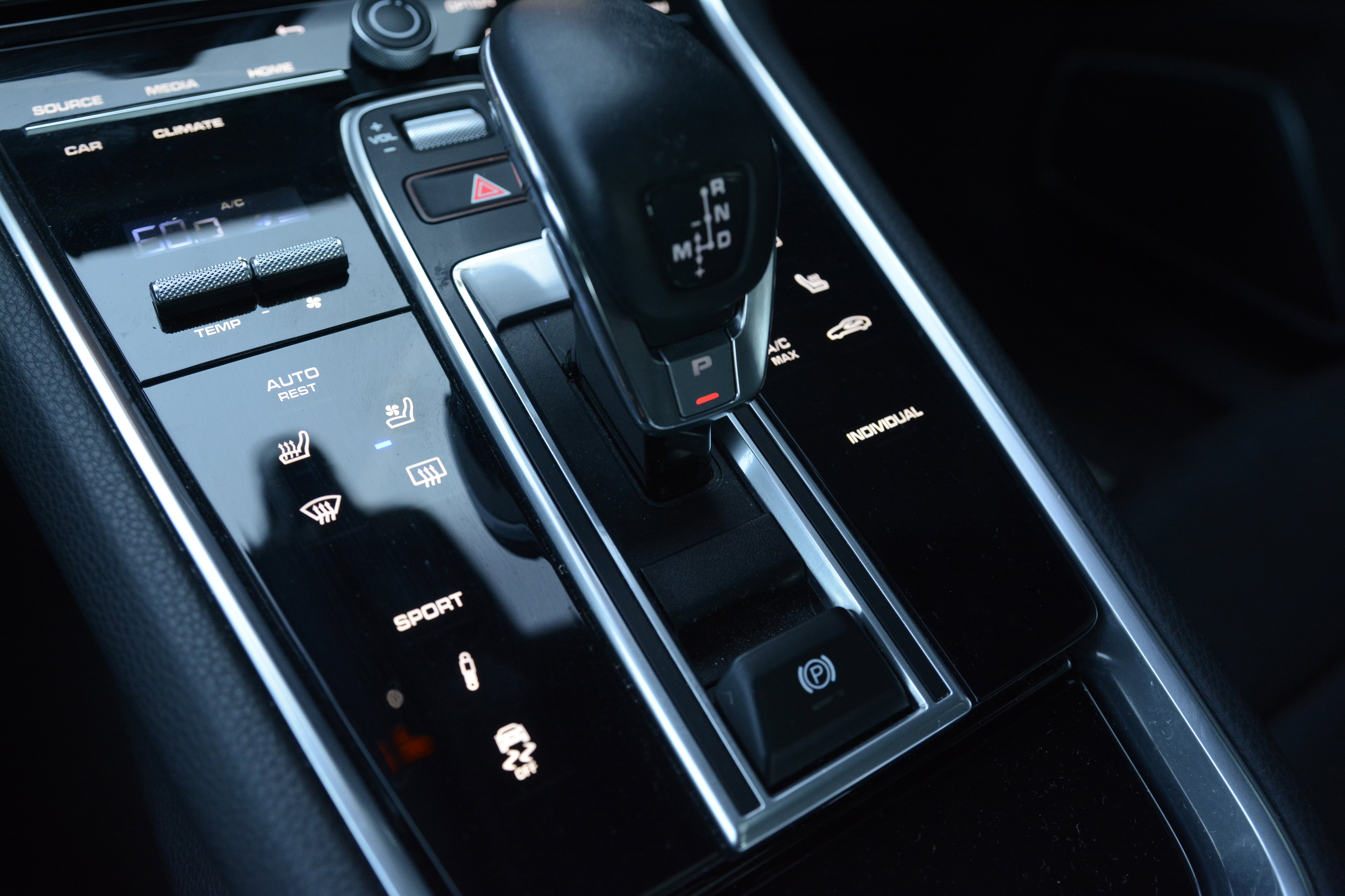 Certified 2023 Porsche Panamera Platinum Edition RWD image 24