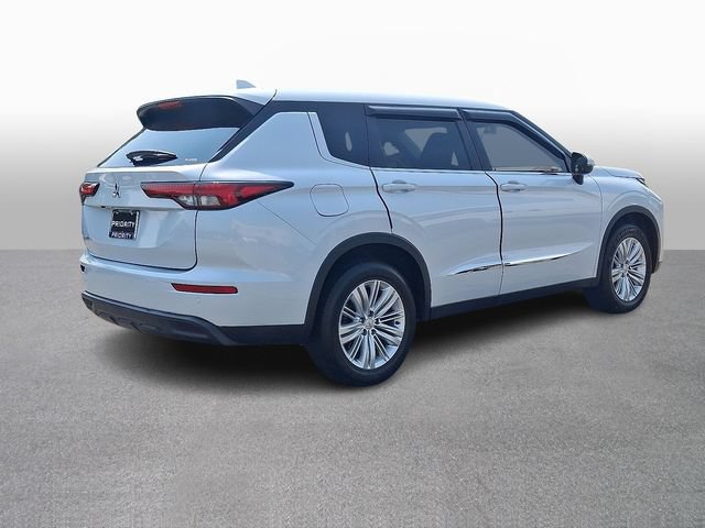 Used 2022 Mitsubishi Outlander ES AWD/4WD image 4