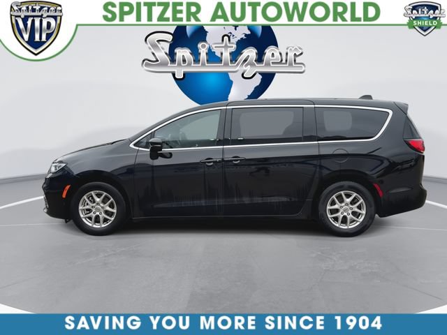 Used 2025 Chrysler Pacifica Select FWD image 6