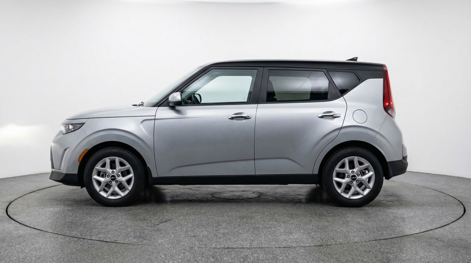 Used 2025 Kia Soul LX w/ LX Technology Package image 5