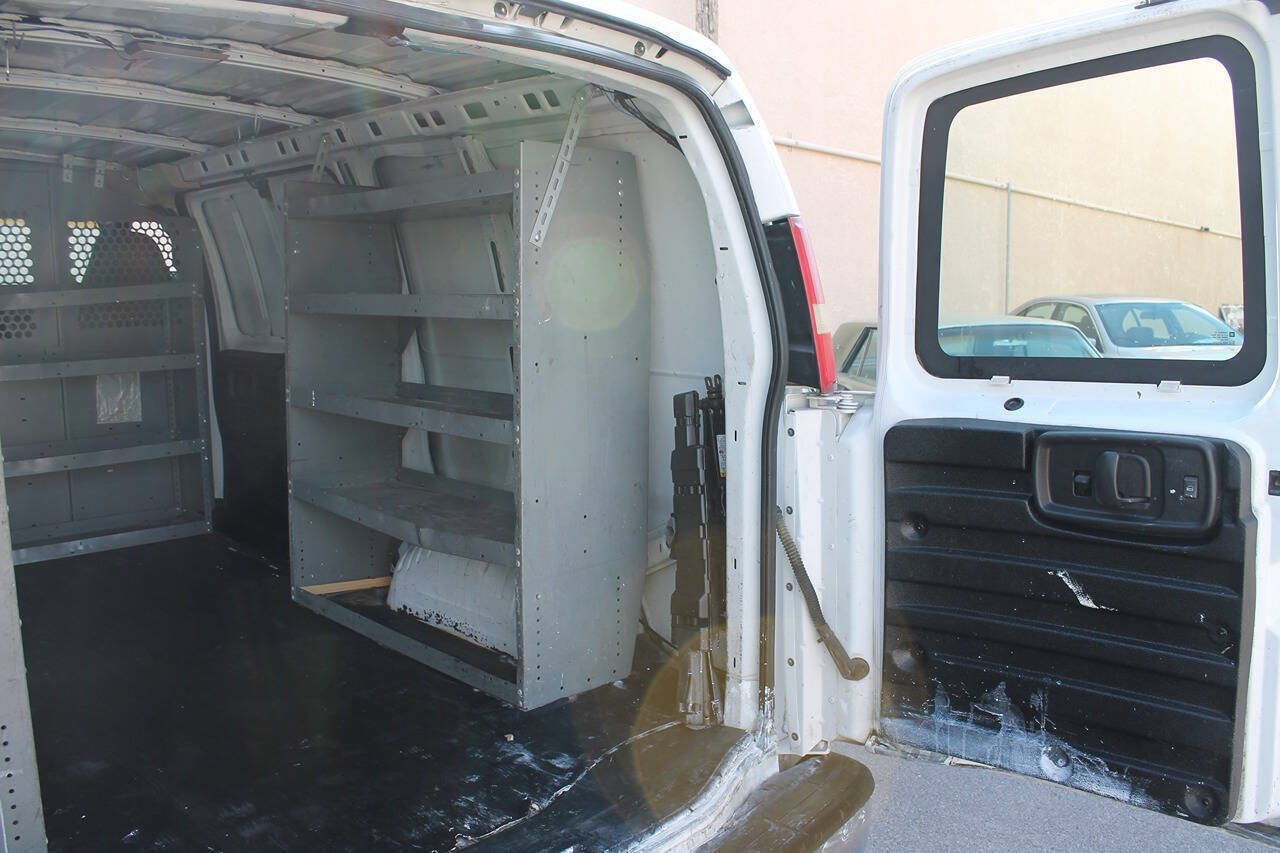 Used 2004 Chevrolet Express 1500 RWD image 18