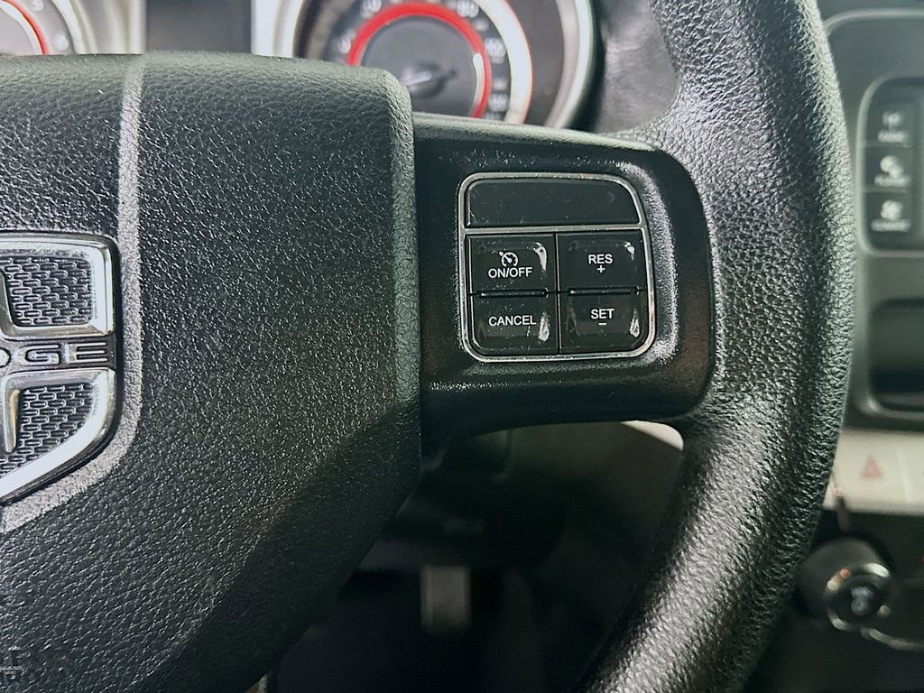 Used 2018 Dodge Journey SE image 25
