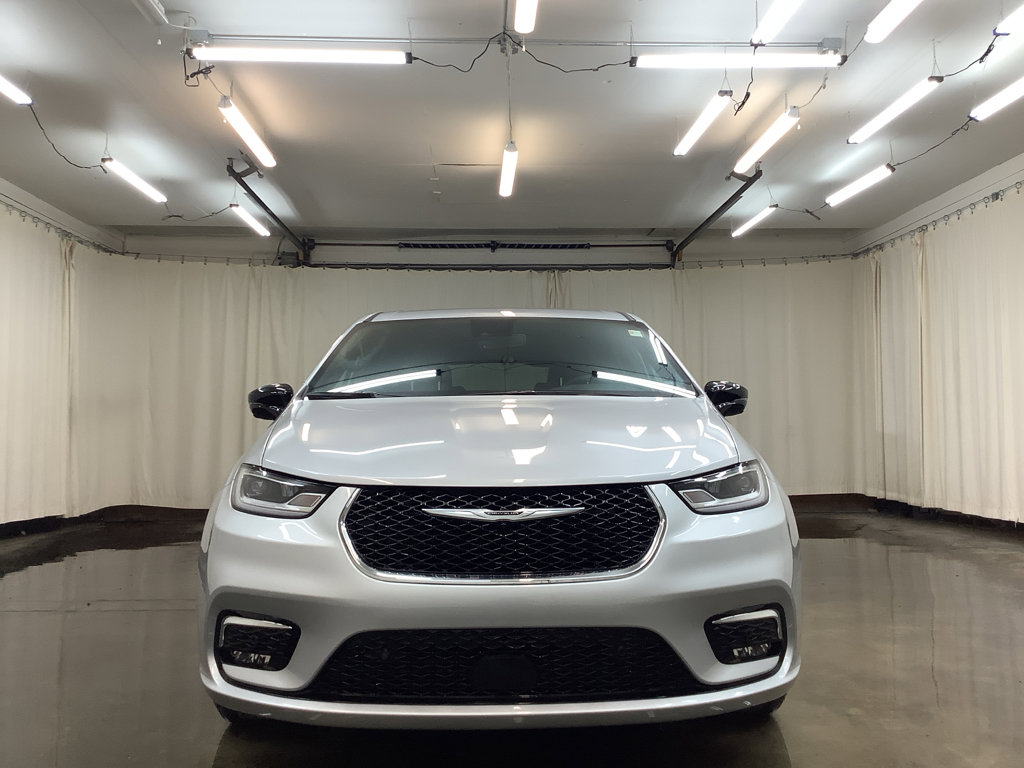 New 2026 Chrysler Pacifica Select FWD image 11