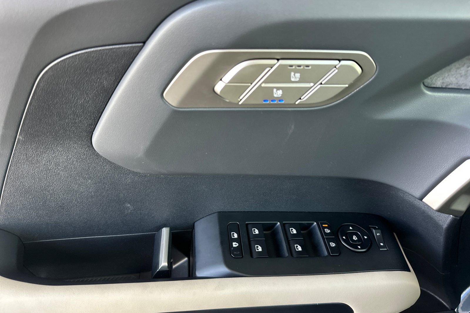 New 2027 Kia Telluride EX w/ Towing Package FWD image 12