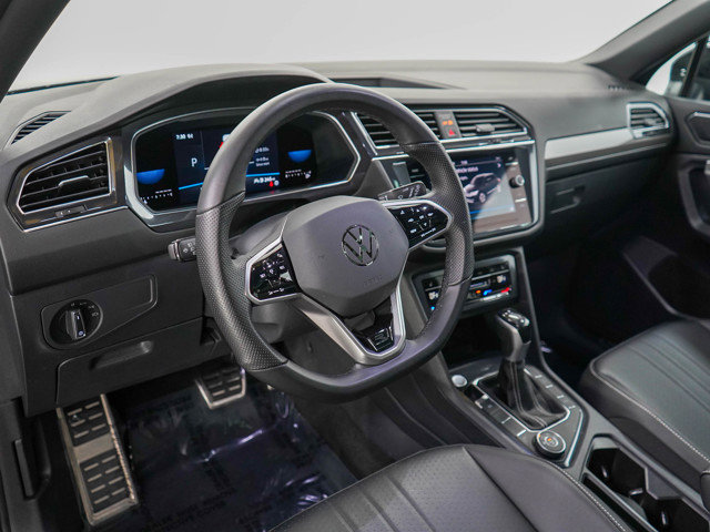 Used 2023 Volkswagen Tiguan SE R-Line image 17