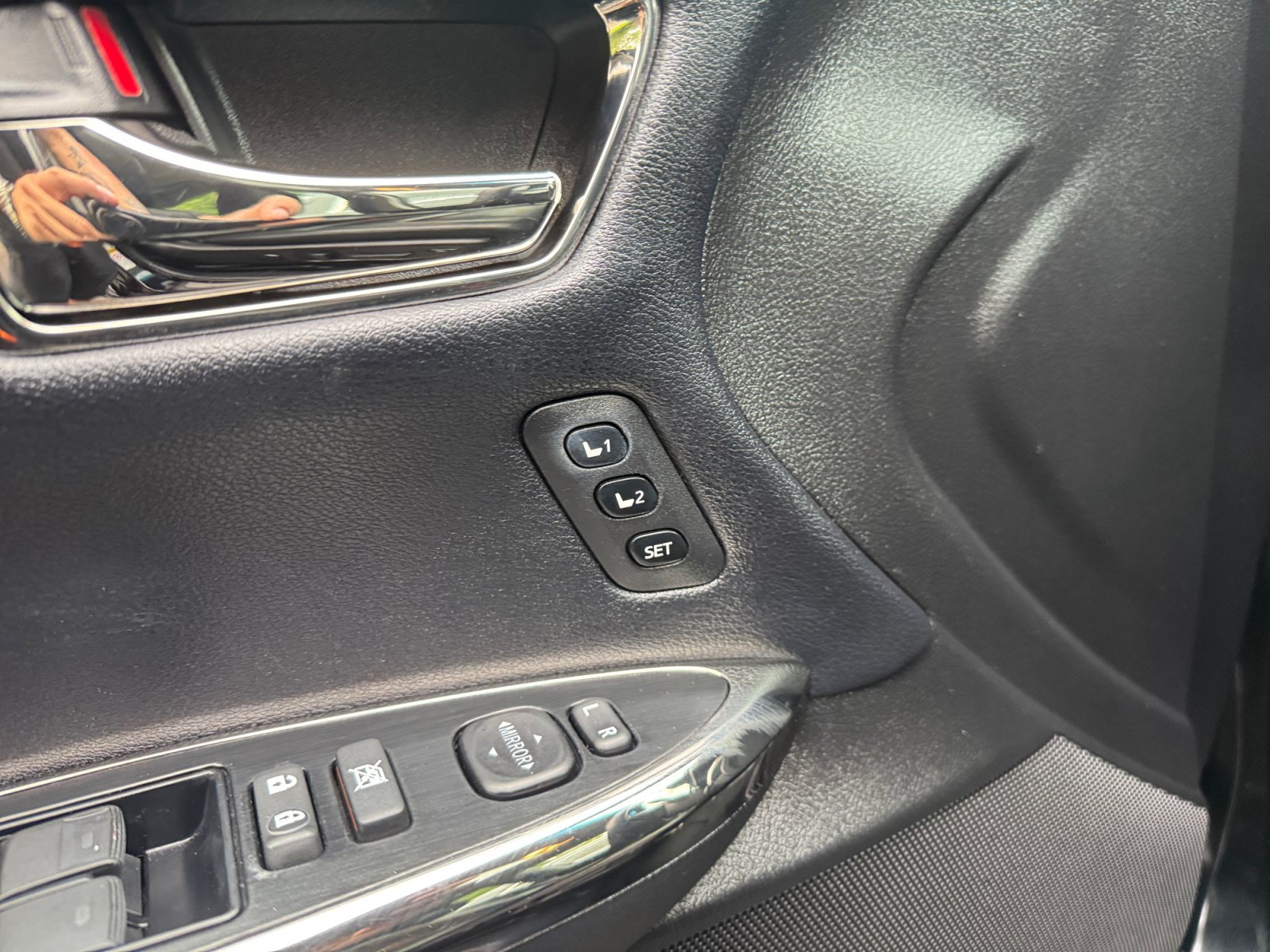 Used 2013 Toyota Avalon Limited FWD image 16