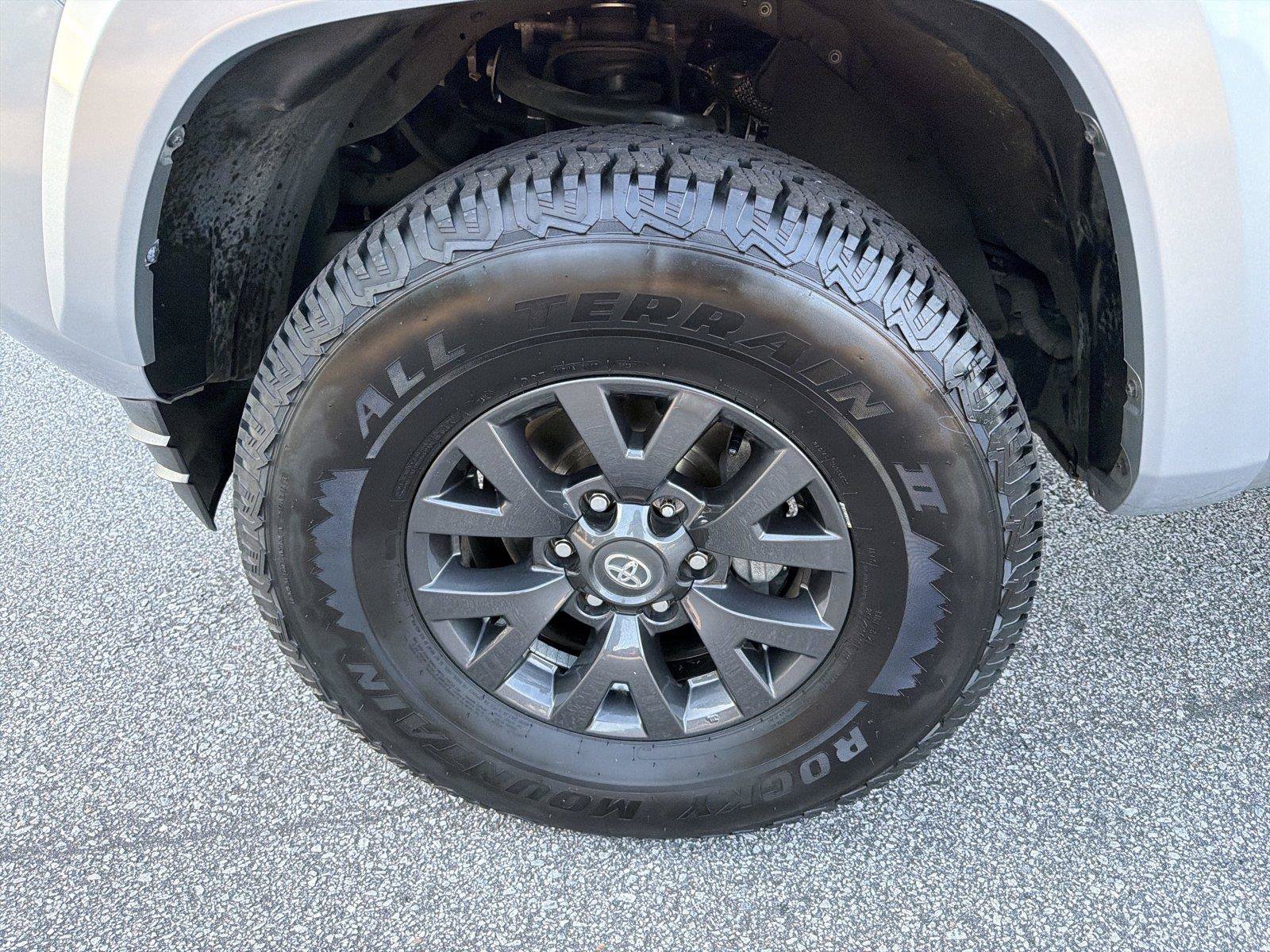 Used 2022 Toyota Tacoma SR5 w/ Technology Package RWD image 10