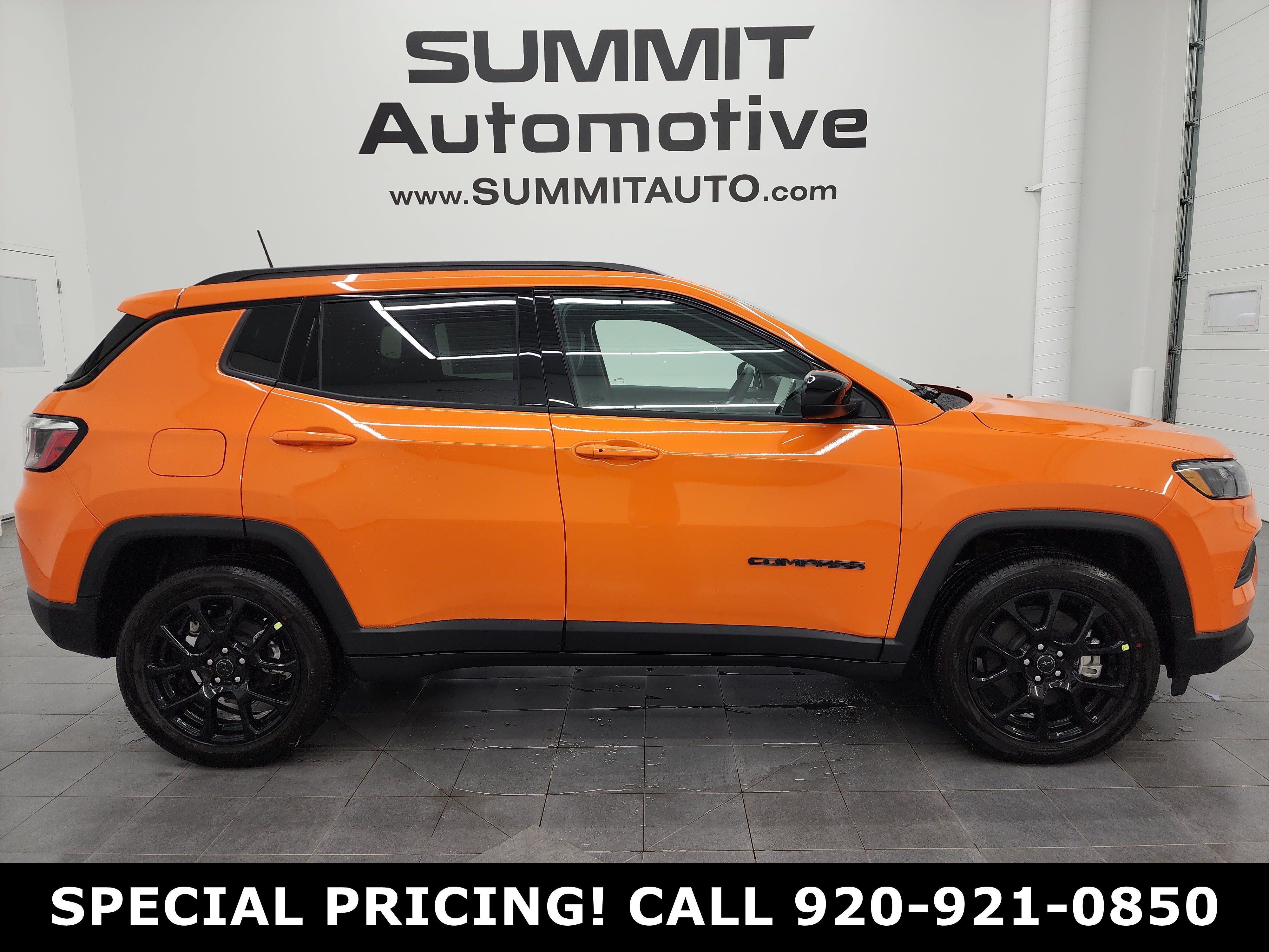 New 2026 Jeep Compass Latitude w/ Sun and Sound Group AWD/4WD 360° Tour