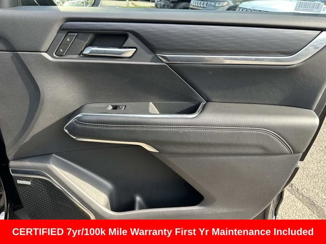 Used 2025 GMC Acadia Elevation AWD/4WD image 9