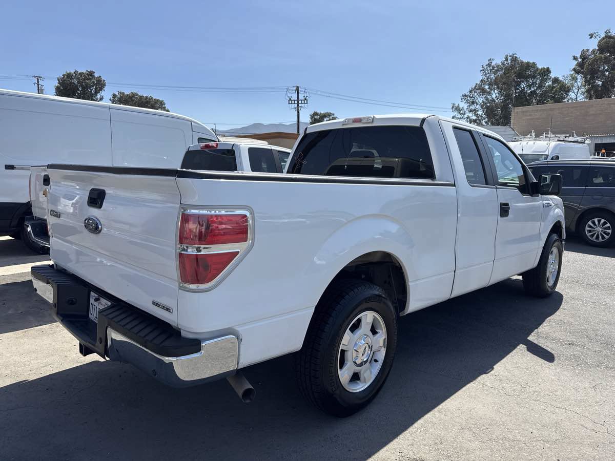 Used 2013 Ford F150 XLT w/ Mid Equipment Group RWD image 3