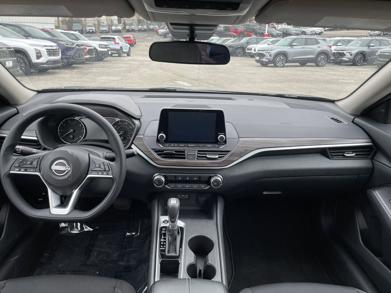 Used 2025 Nissan Altima 2.5 SV image 32