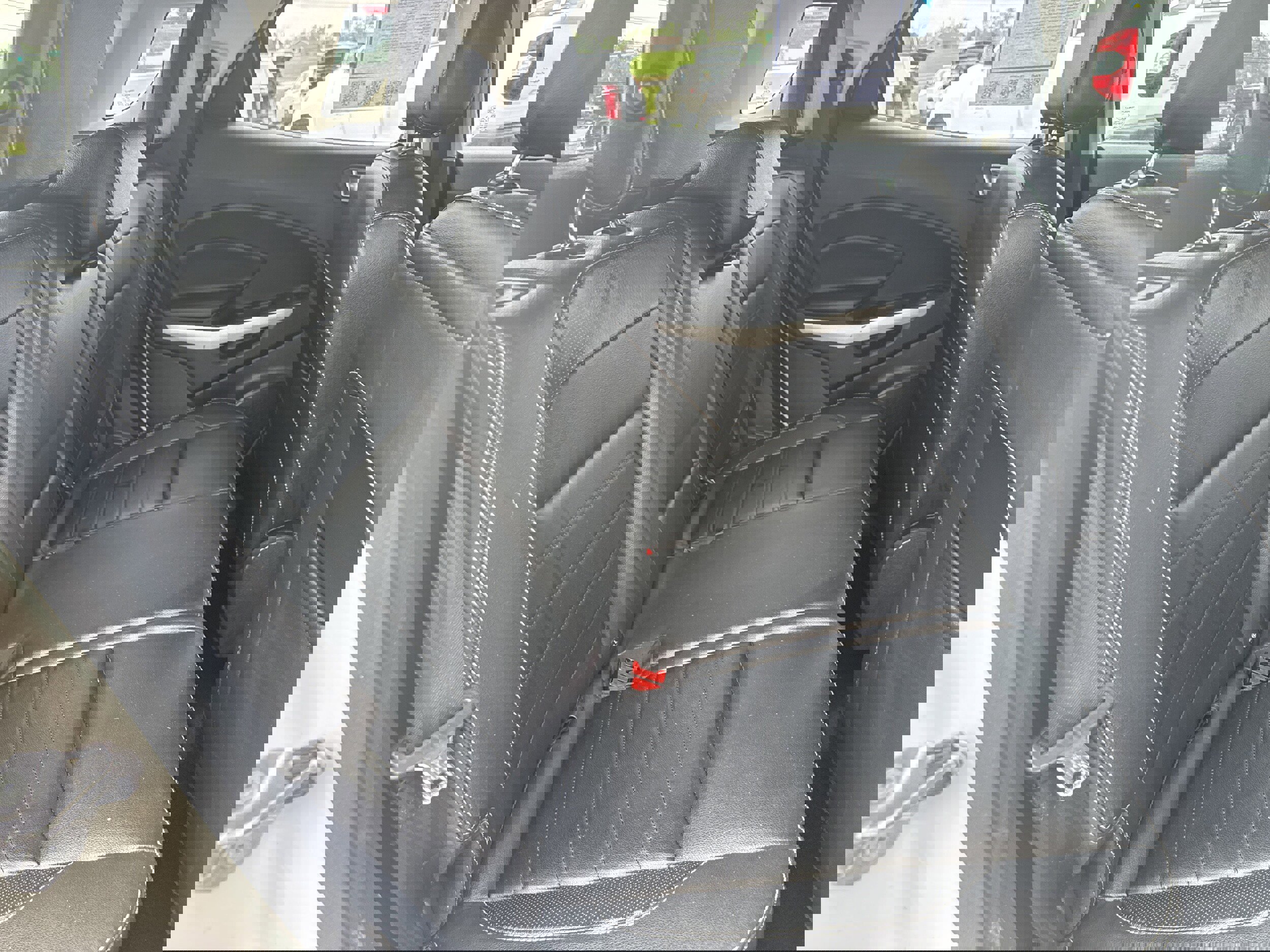 Used 2019 Ford EcoSport Titanium image 12