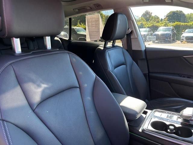 Used 2022 Audi Q8 Premium Plus w/ Premium Plus Package image 26