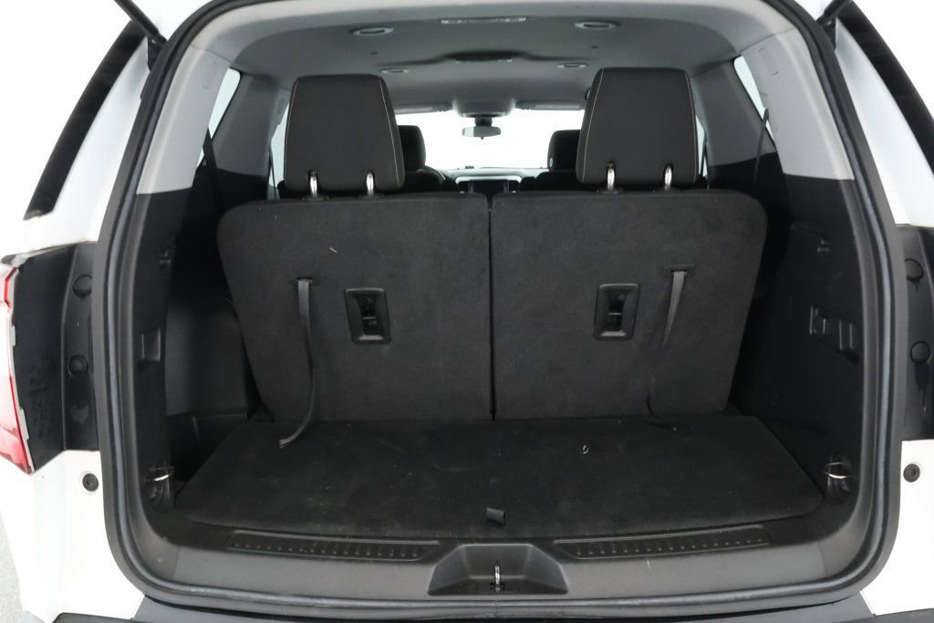 Used 2023 GMC Acadia SLE image 21