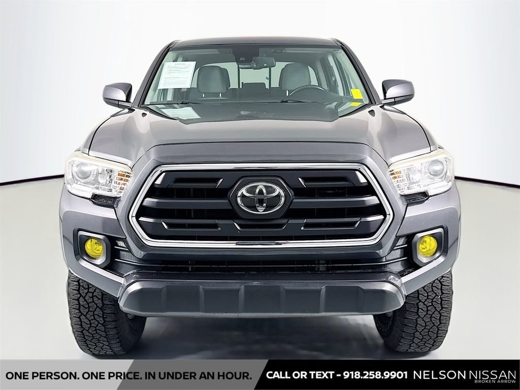 Used 2019 Toyota Tacoma SR5 AWD/4WD image 2