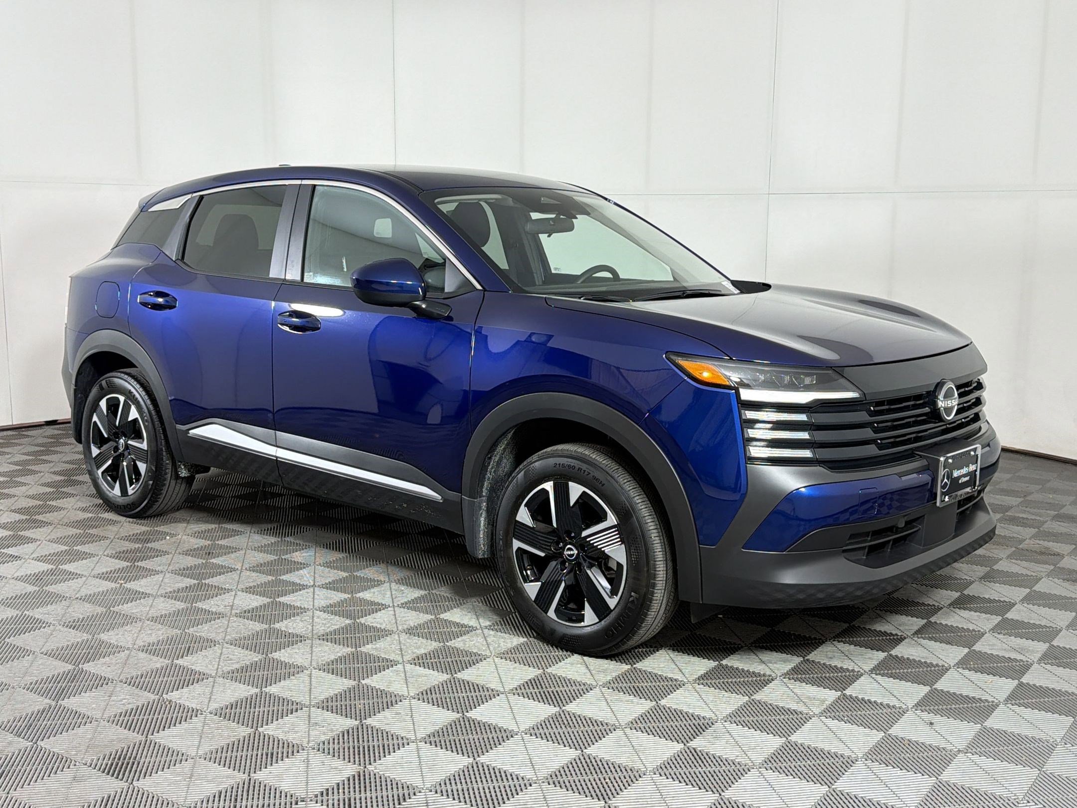 Used 2025 Nissan Kicks SV image 7