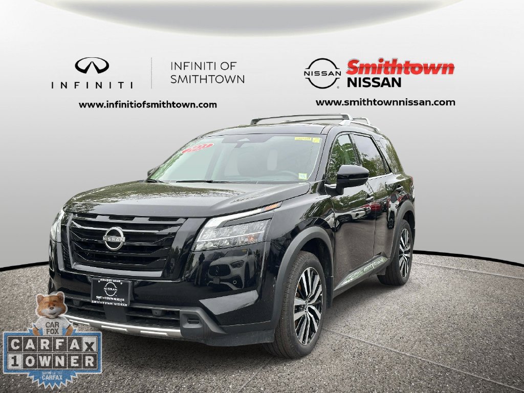 Used 2023 Nissan Pathfinder Platinum w/ Black Appearance Package AWD/4WD image 3