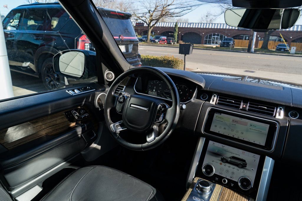 Used 2018 Land Rover Range Rover HSE AWD/4WD image 11