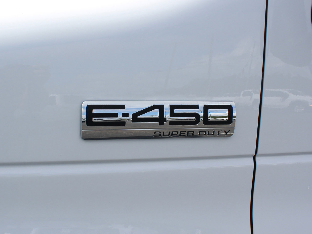 Used 2024 Ford E-450 and Econoline 450 Super Duty w/ Power Windows & Locks Group image 33