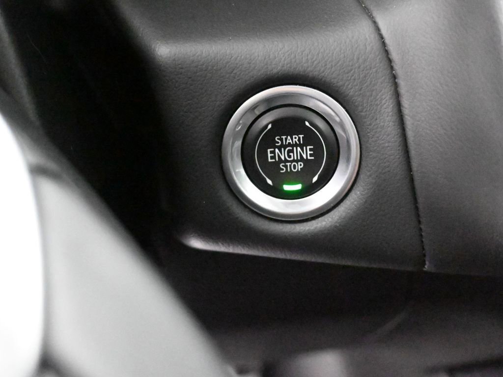 Used 2023 GMC Yukon XL SLT image 43