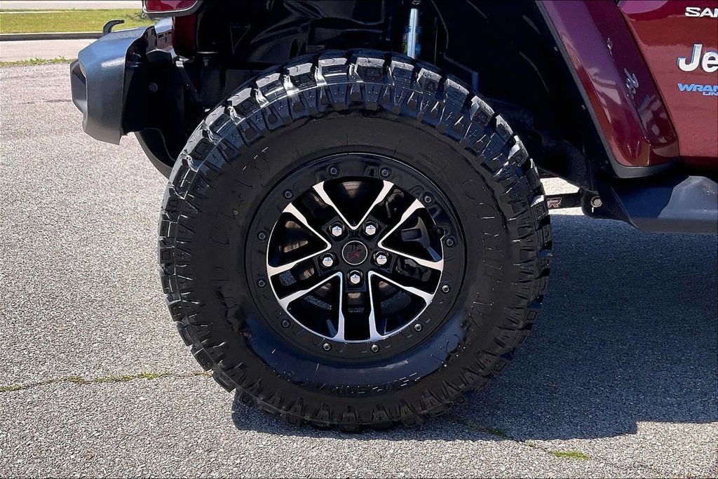 Used 2021 Jeep Wrangler Unlimited Sahara w/ Cold Weather Group AWD/4WD image 8