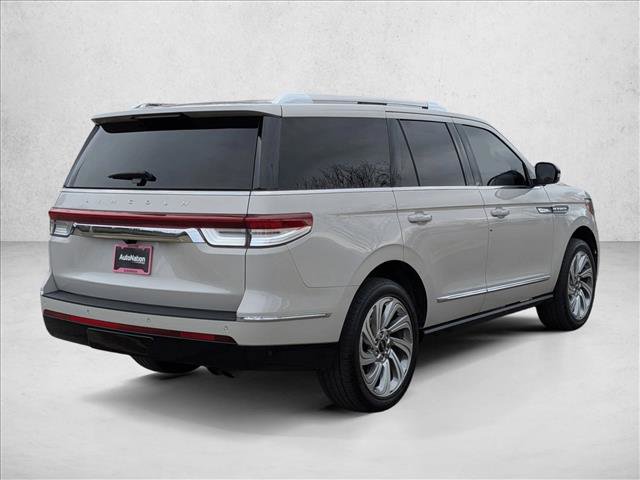 Used 2024 Lincoln Navigator Premiere image 5