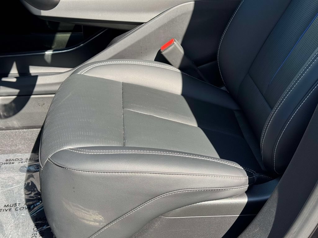 Certified 2025 Cadillac Lyriq Luxury w/ LPO, Floor Liner Package RWD image 3