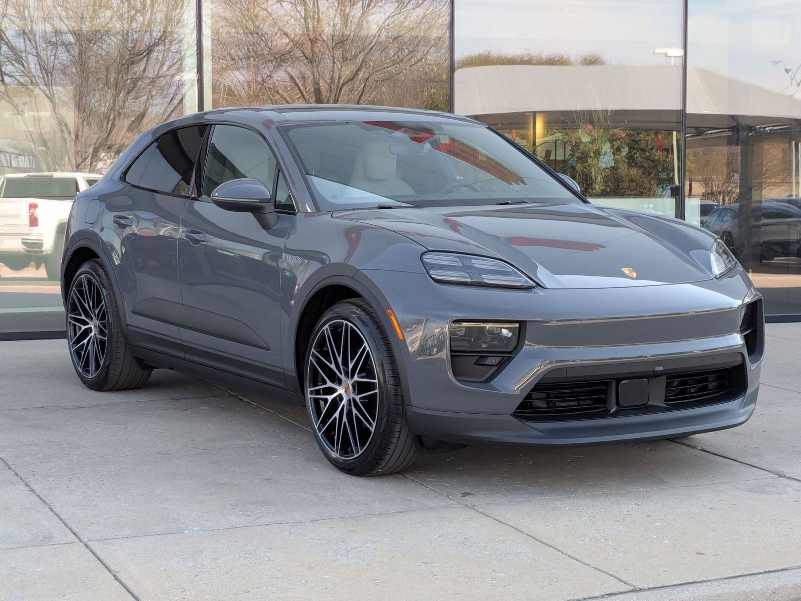 New 2026 Porsche Macan Electric RWD image 7