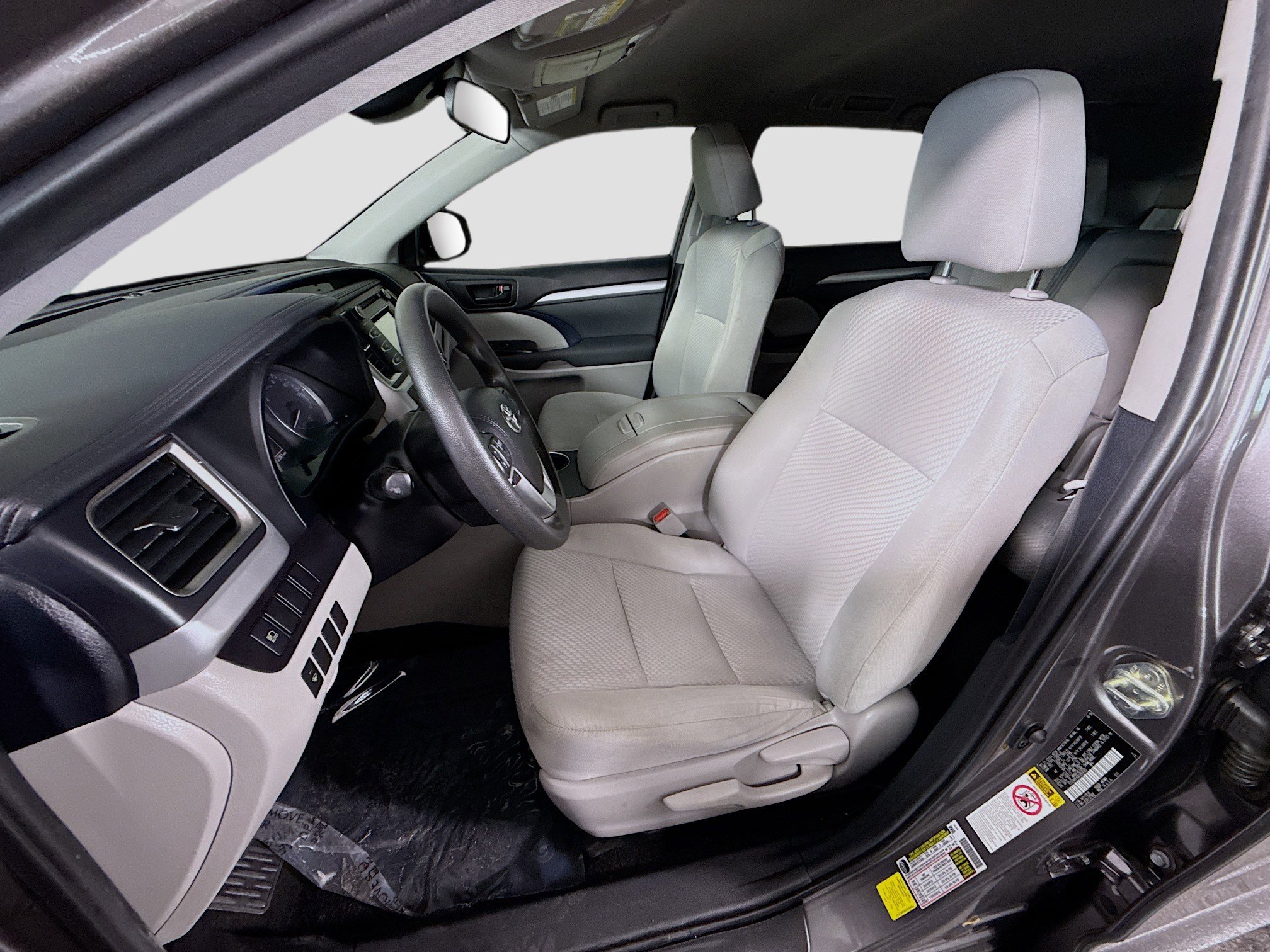 Used 2019 Toyota Highlander LE image 21