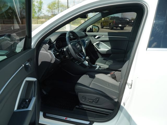 Used 2021 Audi Q3 2.0T Premium w/ Convenience Package image 14