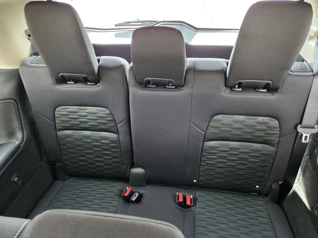 Used 2025 Nissan Pathfinder SV image 13