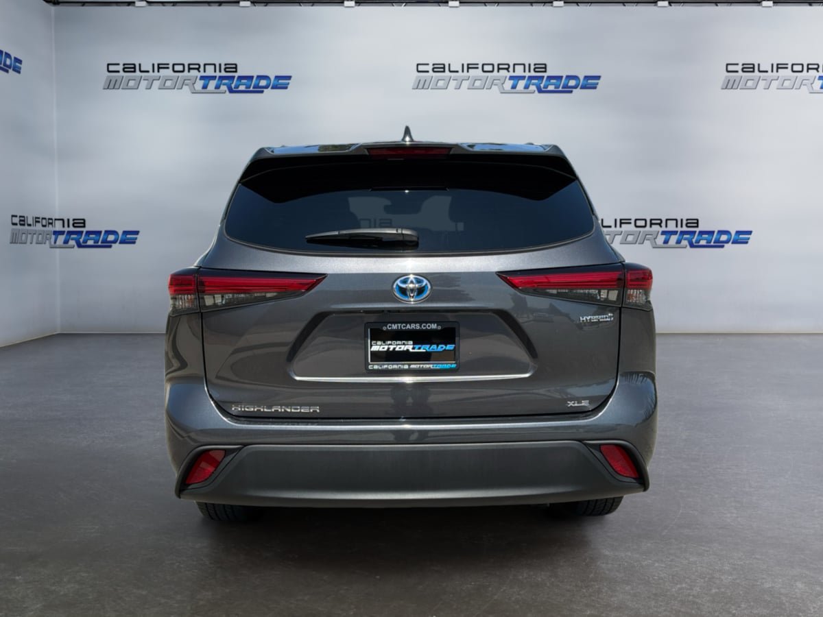 Used 2023 Toyota Highlander XLE FWD image 6