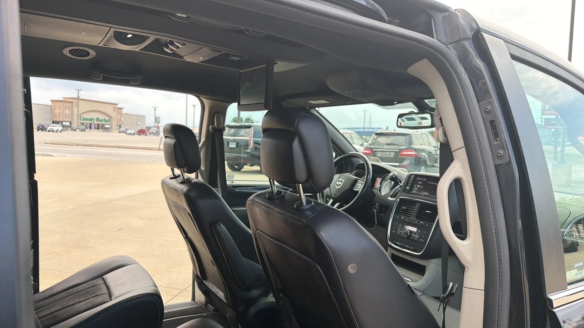 Used 2019 Dodge Grand Caravan SXT w/ Driver Convenience Group FWD image 74