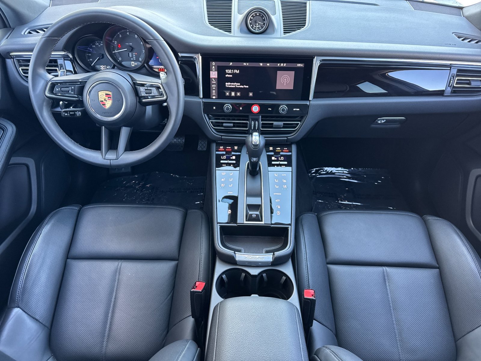 Certified 2026 Porsche Macan AWD/4WD image 7
